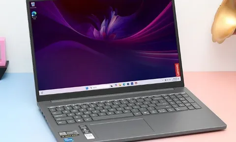 Laptop Lenovo Yoga 2-in-1 có thật sự thay được máy tính bảng?