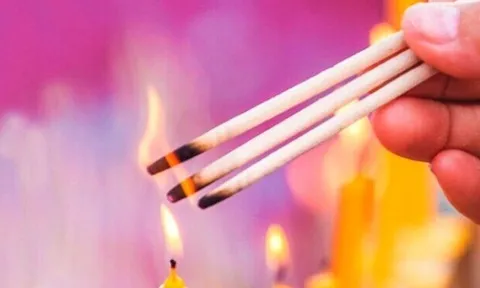 Văn khấn cúng Rằm tháng 6 năm Bính Ngọ đầy đủ nhất, 7 loại quả nên dâng cúng trên bàn thờ để cả tháng đón tài lộc