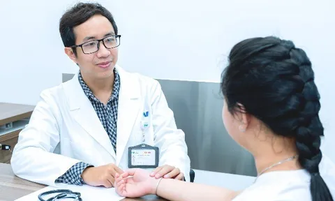 Nỗi lo con 'thấp nhất lớp' và sự thật về tiêm hormone tăng trưởng cho trẻ