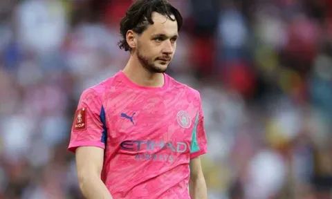 Leeds United sắp hoàn tất thương vụ James Trafford từ Man City
