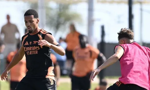 Havertz cùng dàn sao Arsenal tập hồi phục dưới bể bơi