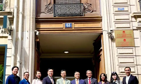 Từ phim trường đến Paris: Quyền Linh và TS Phạm Quang Long nối tiếp mối duyên 31 năm với Vovinam
