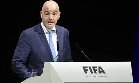 CĐV phản đối kế hoạch bán World Cup của Infantino