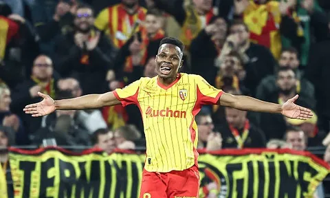 Brentford chuẩn bị phá kỷ lục chuyển nhượng vì Mamadou Sangare