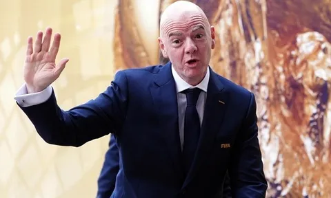 UEFA họp khẩn ngăn Infantino bán cổ phần World Cup