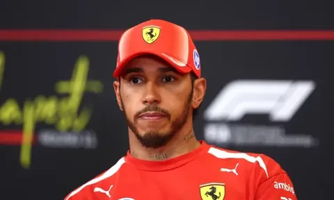 Jon Jones tiết lộ lý do bị huyền thoại F1 Lewis Hamilton gọi là kẻ hèn nhát và chặn mạng xã hội