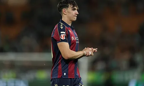 Romano hé lộ quá trình Real "cướp" Carlos Espi