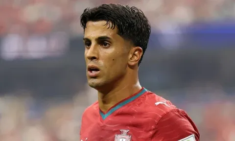 Joao Cancelo vắng mặt tại Al-Hilal, chờ ngày về Barcelona