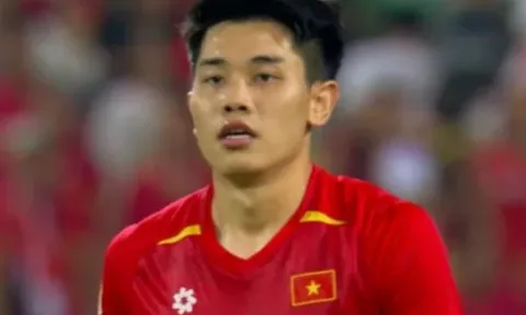 Nguyễn Đình Bắc và bài học khắc nghiệt từ HLV Kim Sang-sik