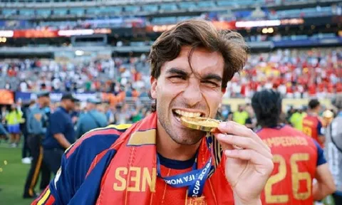 Vướng phụ phí, Barcelona cân nhắc bán Ferran Torres