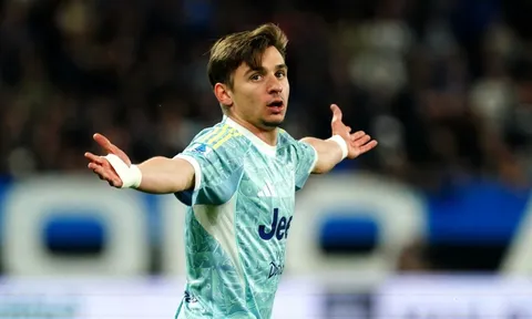 Vụ Conceicao: Juventus muốn MU trả 60 triệu Euro hoặc đổi lấy Zirkzee
