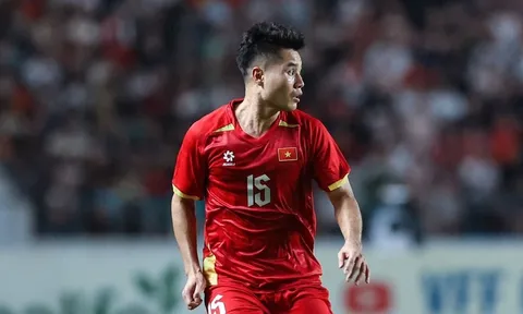 Gạt đi bi thương, Tiến Anh nén đau cống hiến ĐTVN