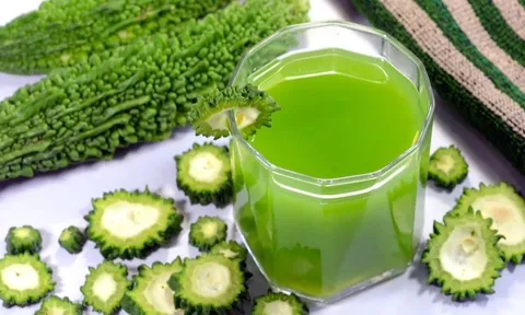 Điều gì xảy ra với cơ thể khi uống nước mướp đắng (khổ qua) vào buổi sáng? Có 6 lợi ích đặc biệt