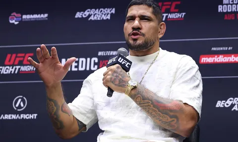 Alex Pereira quyết tâm chinh phục đai vô địch UFC thứ 3: 'Sứ mệnh vẫn còn dang dở và tôi sẽ không để cơ hội vụt mất lần nữa'