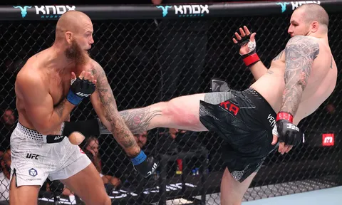 UFC Belgrade: Jovan Leka hủy diệt Alexander Poppeck bằng cú đá sườn sấm sét