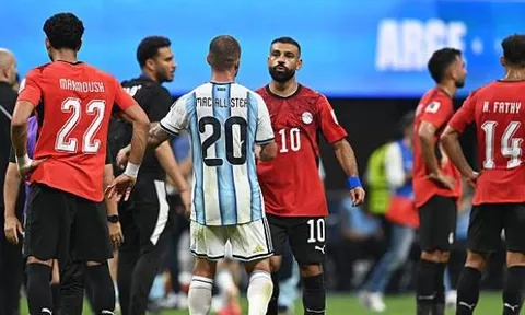 Tin đồn chuyển nhượng sáng 2/8: Trabzonspor áp sát Salah; Man City nhắm Neto