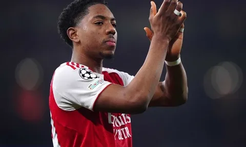 MU chớp thời cơ cuỗm ngọc quý Lewis-Skelly từ Arsenal