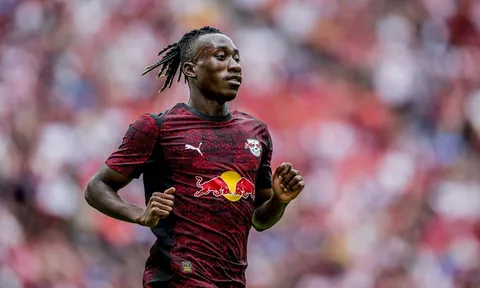 PSG và Liverpool từ chối hớt tay trên Real vụ Diomande