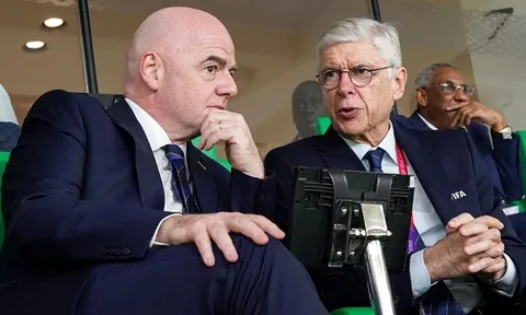Danh tiếng của Wenger bị ảnh hưởng bởi mối thâm giao với Infantino