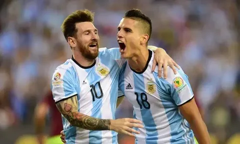 Erik Lamela được đăng ký làm nhân viên phục trang để lách luật