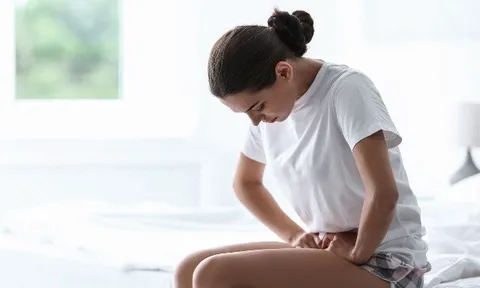 Người phụ nữ vệ sinh sạch sẽ nhưng viêm nhiễm liên tục, hai vợ chồng đi khám bất ngờ phát hiện nguyên nhân