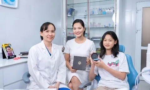 Điều gì khiến Hoa hậu Hương Giang, Á hậu Vũ Thúy Quỳnh chọn Huế để chăm sóc nụ cười?