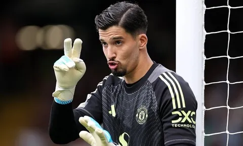 Altay Bayindir rời Man Utd để gia nhập Celta Vigo