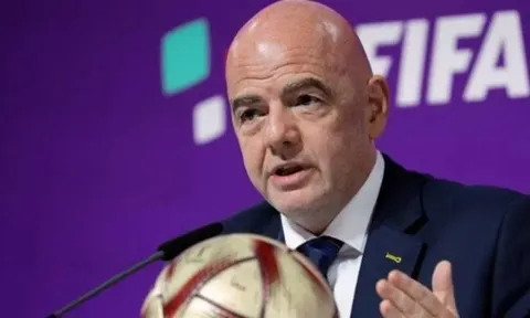 Hội đồng FIFA nổi loạn muốn phế truất Gianni Infantino