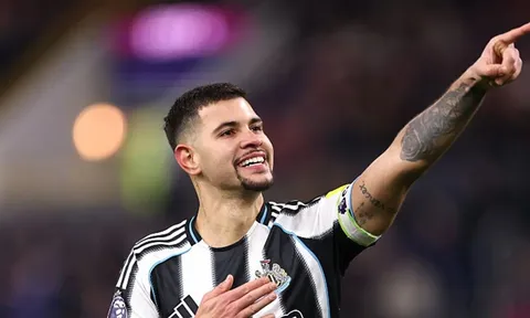 Romano xác nhận Newcastle chấp nhận để Guimaraes sang Arsenal