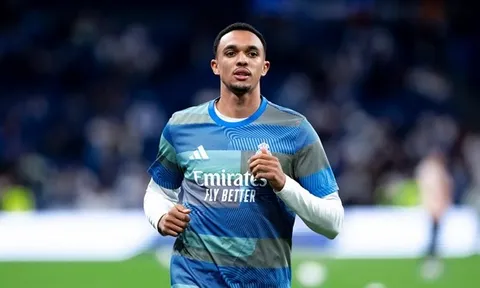 Alexander-Arnold giải mã bài toán Dumfries của HLV Mourinho