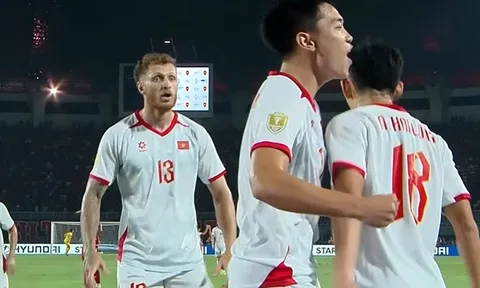 Hai Long khiến dàn sao Indonesia lu mờ bằng màn trình diễn ngạo nghễ