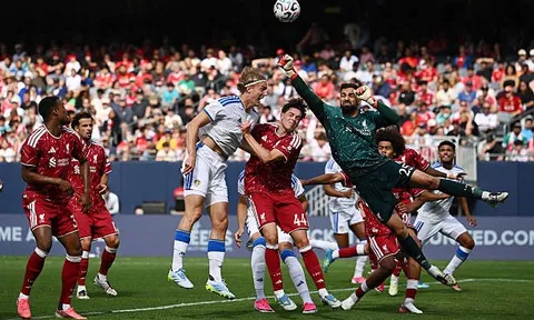 Trận thua Leeds cho thấy Liverpool cần thêm 4 tân binh