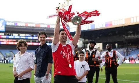 Obi Mikel đánh giá cơ hội bảo vệ ngôi vương của Arsenal