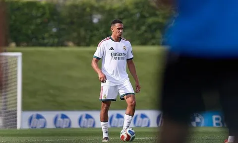 Townsend: Dù mất 10 triệu, Liverpool vẫn phải mượn Trent