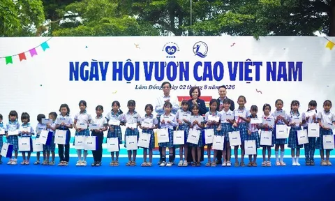 Trẻ em vùng cao lần đầu nhìn thấy "phiên bản tương lai" của chính mình qua AI