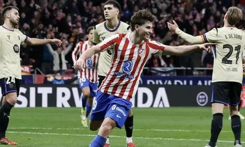 Alvarez muốn đến Camp Nou, Barca quyết đàm phán tới cùng