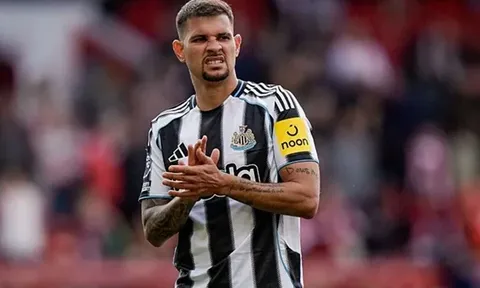 Xong vụ Guimaraes, Arsenal tiếp tục săn máy chạy và trung vệ