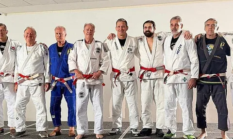 Murilo Bustamante và màn hội ngộ lịch sử của các huyền thoại MMA trong ngày nhận đai san hô