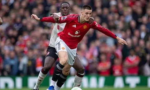 Khóa chặt Sesko, toan tính đường dài của HLV Michael Carrick