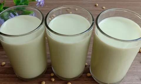 5 người không nên uống sữa đậu nành