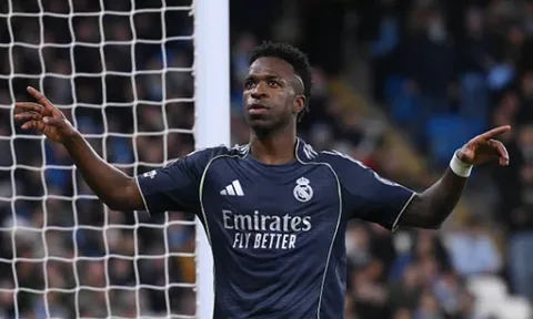 Vinicius Jr có nên rời Real Madrid để "làm vua" tại Arsenal?