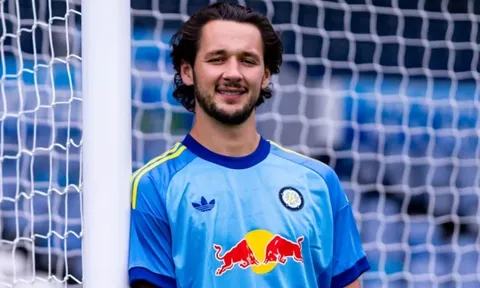 CHÍNH THỨC! Leeds chiêu mộ thành công James Trafford từ Man City