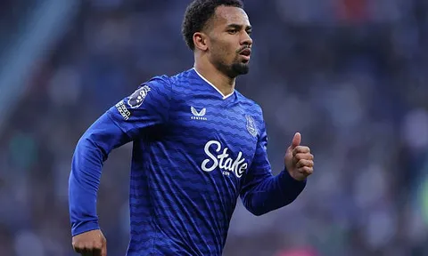 Arsenal tranh Iliman Ndiaye với Al Hilal