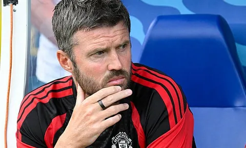 4 bài toán chờ Carrick trước đại chiến PSG
