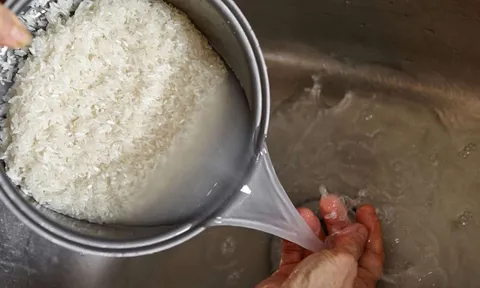 Nên vo gạo mấy lần khi nấu cơm là tốt nhất?