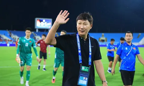 Ông Kim Sang-sik lý giải việc rút Hoàng Đức ra nghỉ sớm