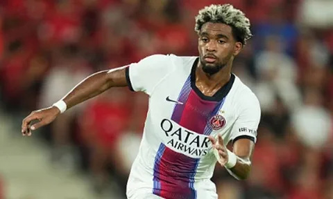 Mbaye cập bến Man Utd đe dọa tương lai của Amad