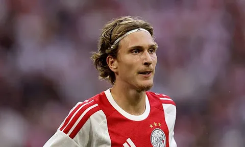 Mika Godts từng lọt vào tầm ngắm của Barca và Bayern