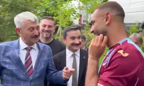 Salah ngơ ngác với món quà ra mắt kỳ lạ tại Trabzonspor