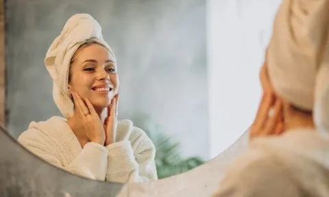 Chăm da quá nhiều chưa chắc đã tốt: 5 sai lầm khiến làn da ngày càng nhạy cảm và dễ nổi mụn